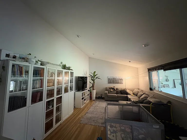 11211 Bybee St — Photo 6