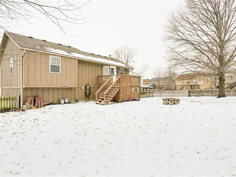 15004 W 149th St — Photo 16