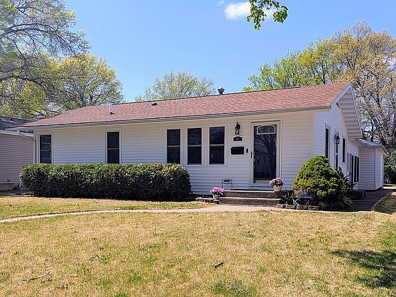 2nd image of 317 Melville Ave