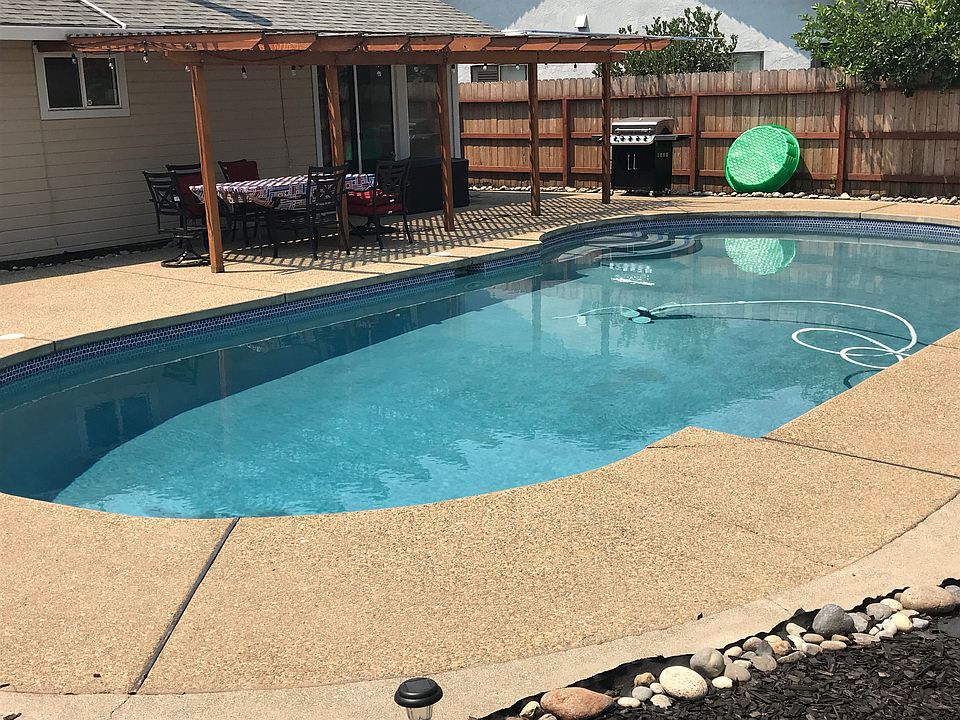 2nd image of 2519 Park West Dr