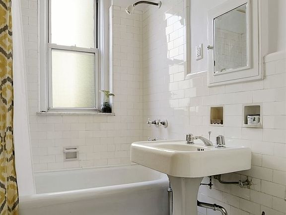 5th image of 637 41st St APT 4A