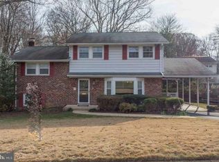 9715 Laurel St, Fairfax, VA 22032
