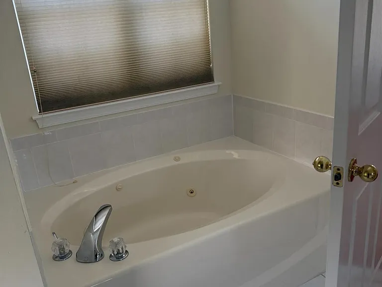 1301 Dahlia Cir — Photo 7