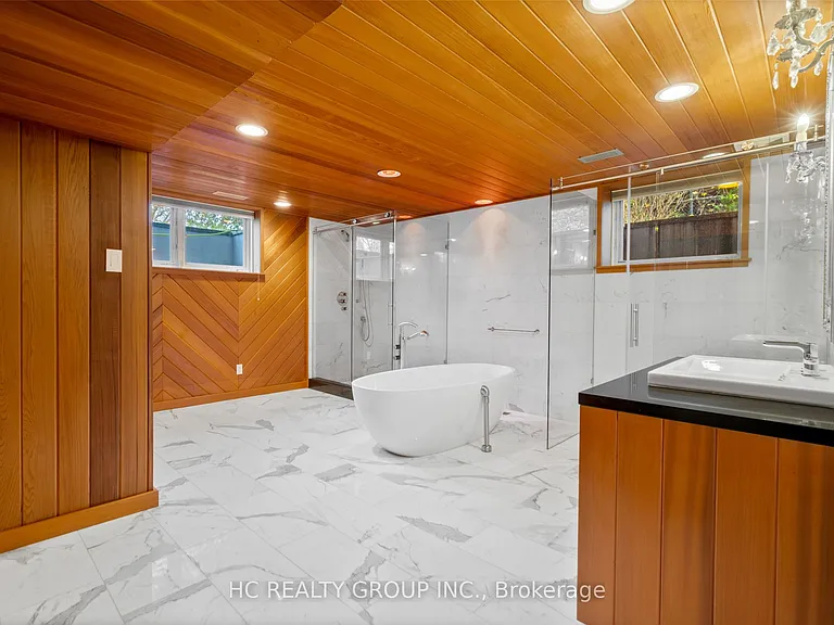 80 Bayview Rdg — Photo 27