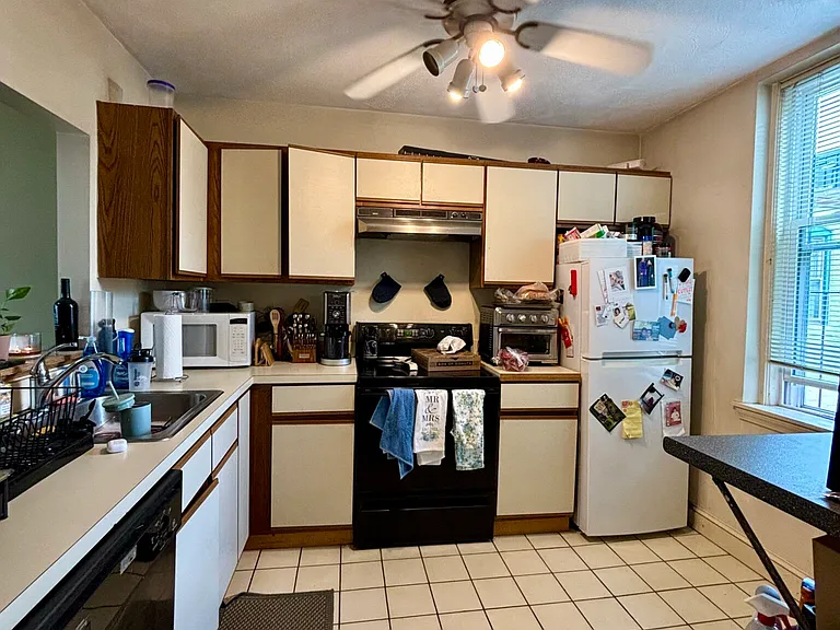 94 Gordon St #402 — Photo 3