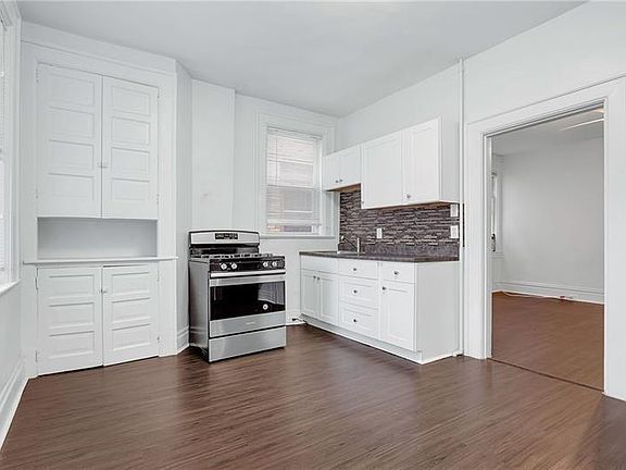 5th image of 820 N Beatty St #2