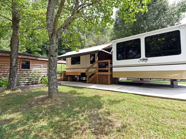 477 Conley Creek Cir, Blairsville, GA 30512