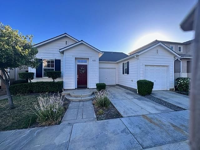 1st image of 4127 W Fig Tree Ln