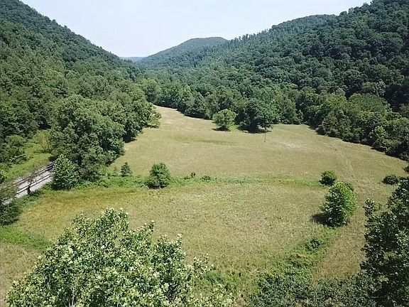 4th image of 245 White Oak Rd