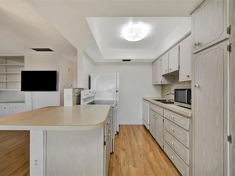 650 Pinellas Point Dr S #205 — Photo 14