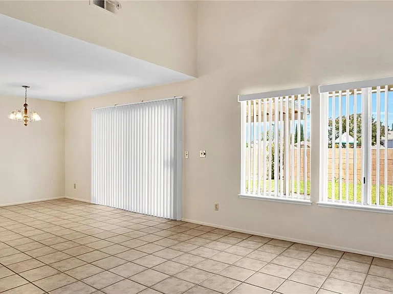 26342 Snowden Ave — Photo 7