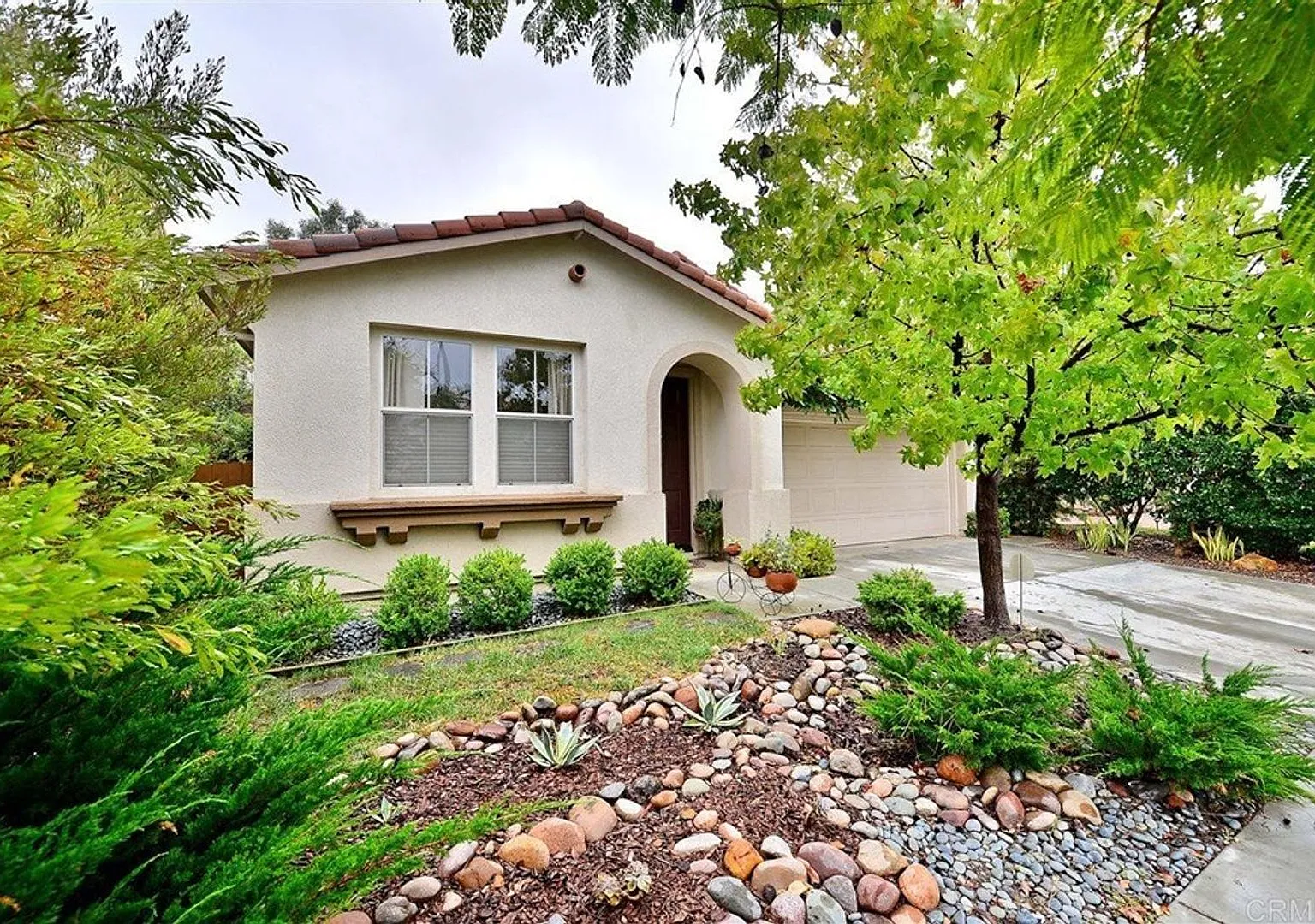 Spacious 4-Bedroom Home in Desirable Ocean View Hills — Photo 1