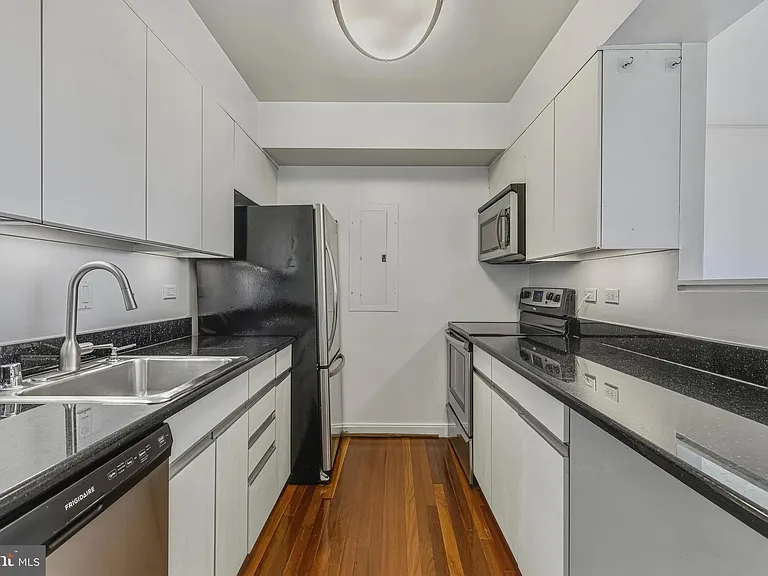 2501 M St NW #722 — Photo 6