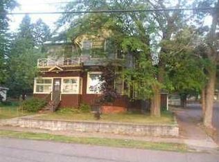 226 Hecla St, Lake Linden, MI 49945