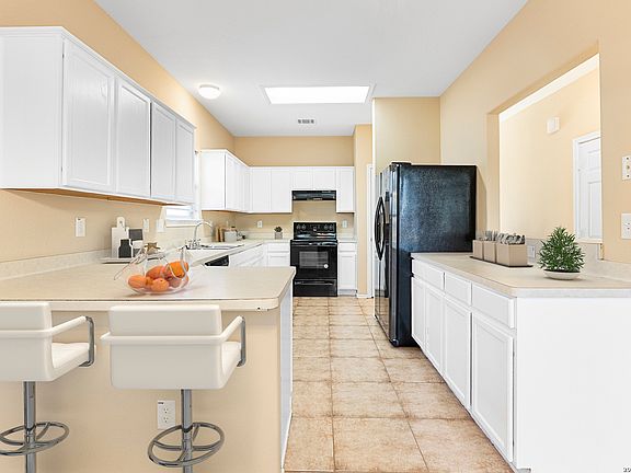 5th image of 8635 Sunny Oaks