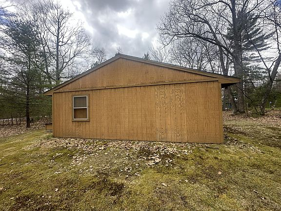 2nd image of 6060 Zeman Rd