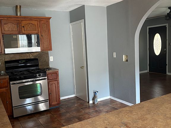 5th image of 3813 Primrose Ave