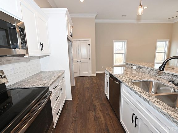 5th image of 4929 Southview Dr