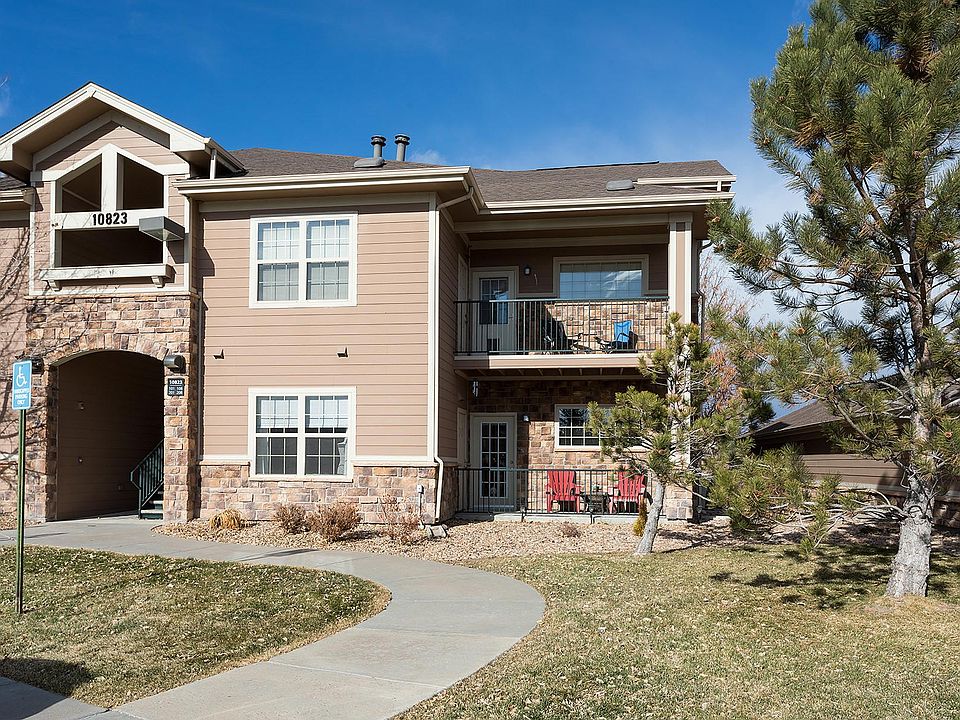 Top floor Condo with Balcony!