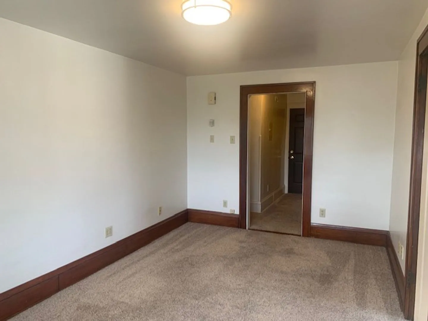 1635 Sherburne Ave — Photo 2