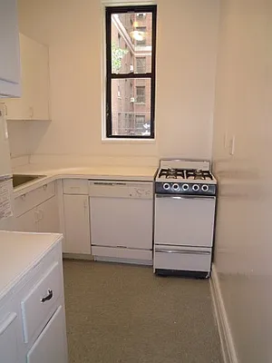 Rented by Metropolitan Equities | media 17