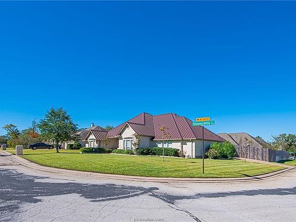 3rd image of 309 Stoney Hills Ct