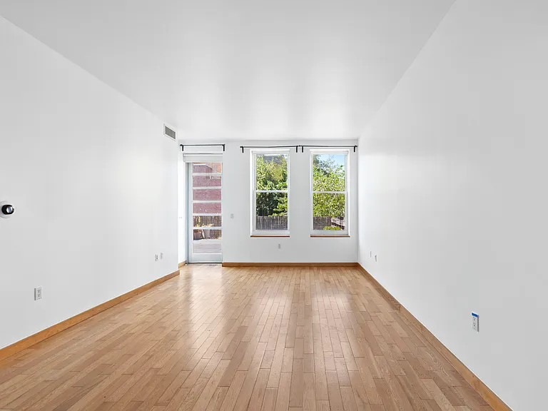 318 Knickerbocker Ave #2H — Photo 2
