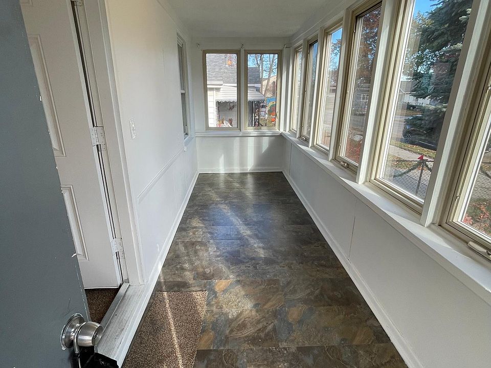 1st image of 23795 Hazelwood Ave
