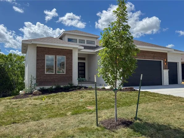 9938 Brockway St, Lenexa, KS 66220