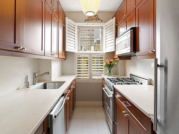 2nd image of 137 E 28th St APT 5C