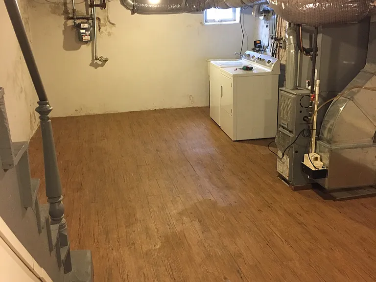 Basement w/ washer & Dryer