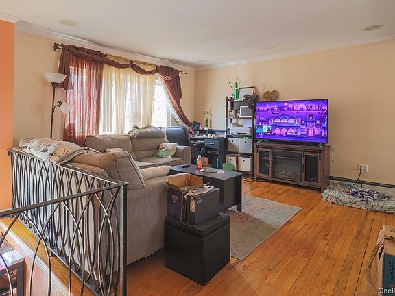 5th image of 1081 Bay Shore Avenue