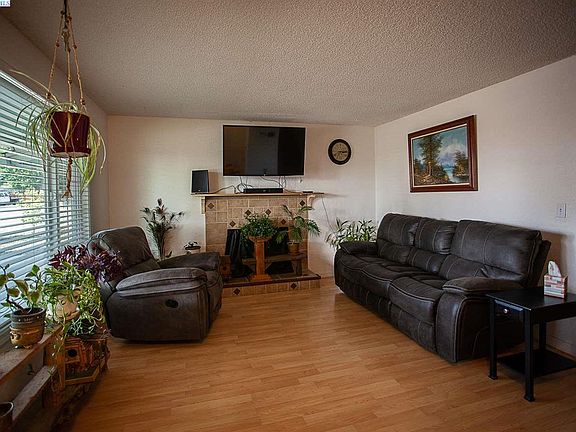 2nd image of 2317 N Road 56