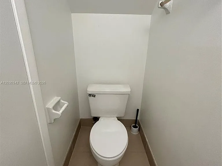 4401 SW 70th Ter — Photo 12