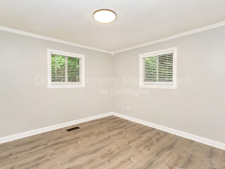1635 Dogwood Dr — Photo 9