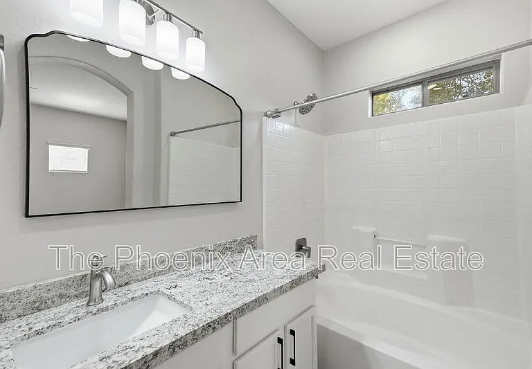554 E San Carlos Way — Photo 22