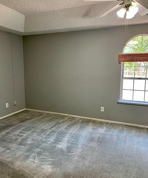 6078 N Hazel Ave — Photo 5