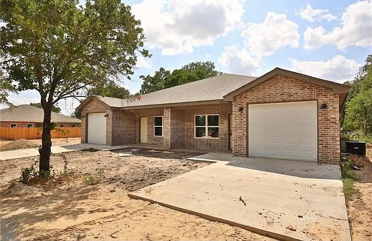 409 Private Road 1208 #B — Photo 3