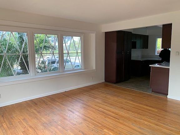 4th image of 3758 Redondo Beach Blvd APT C