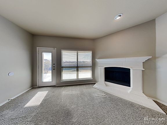 2nd image of 1816 River Oak Ln