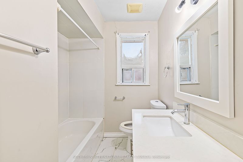Mississauga House for rent - 3 Bedrooms — photo 11
