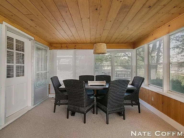 6894 Farrell Dr NE — Photo 16