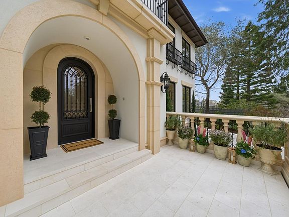 4th image of 830 Bromfield Rd