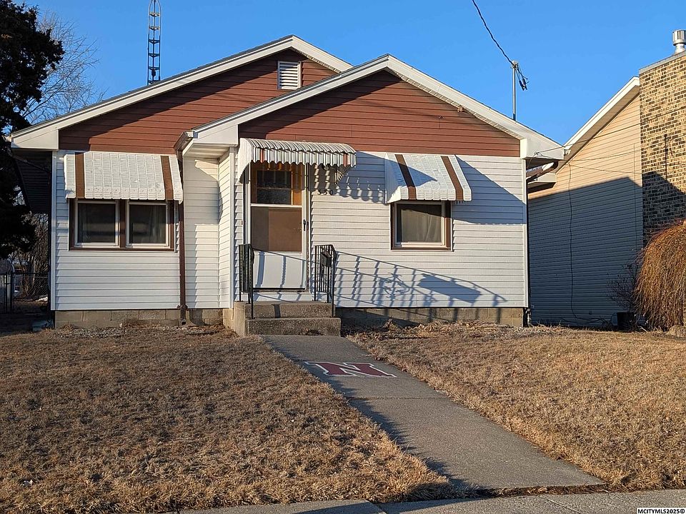 1st image of 330 22nd St SE
