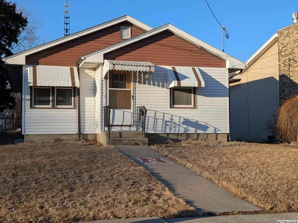 330 22nd St SE, Mason City, IA 50401