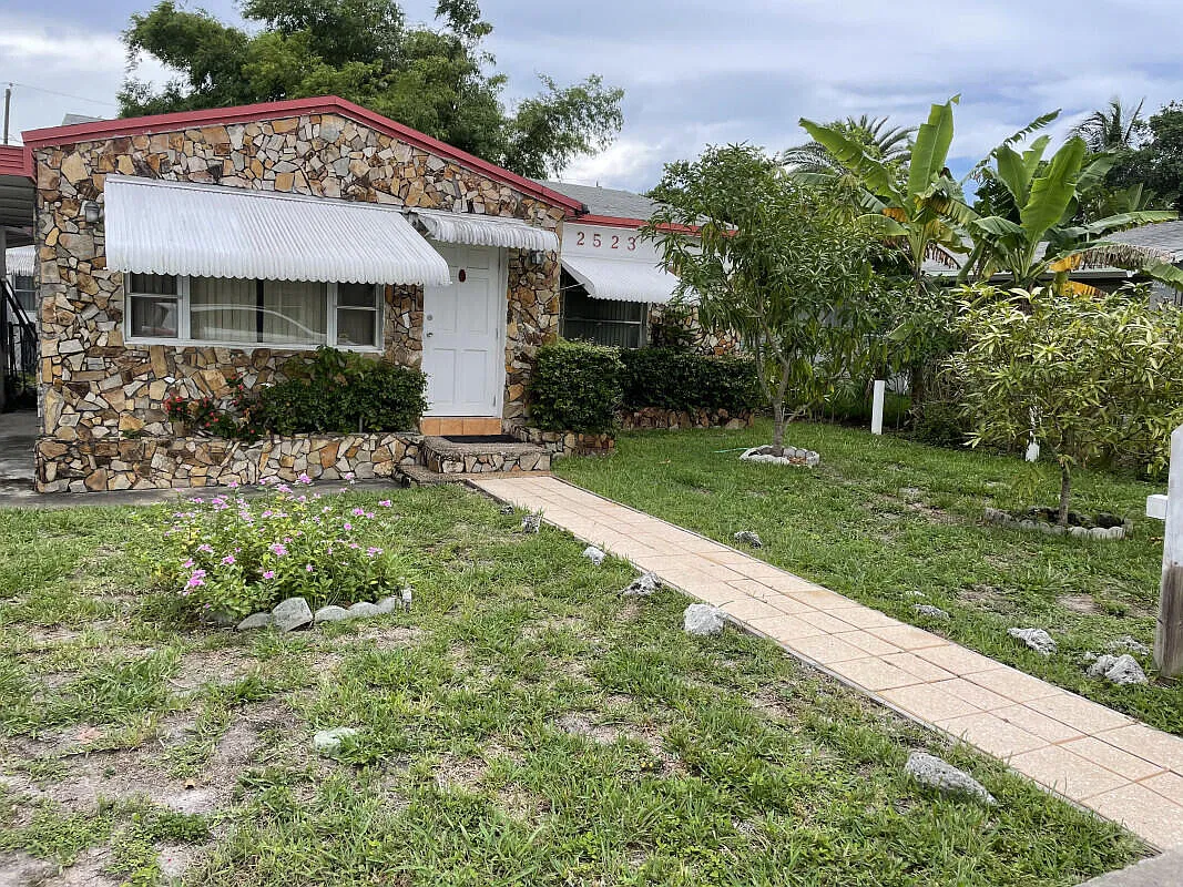 1 bed, 1.0 bath, 700 sqft, $1,500 — Photo 1