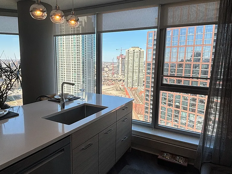 312 N May St #10 — Photo 3