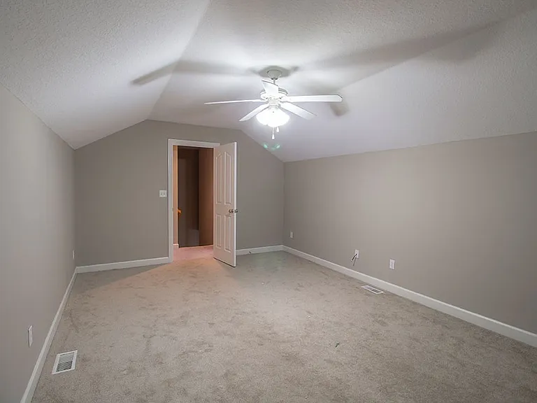 1311 Raleigh Dr — Photo 25