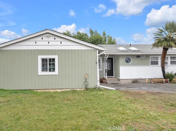 8926 Swinton Ave, North Hills, CA 91343