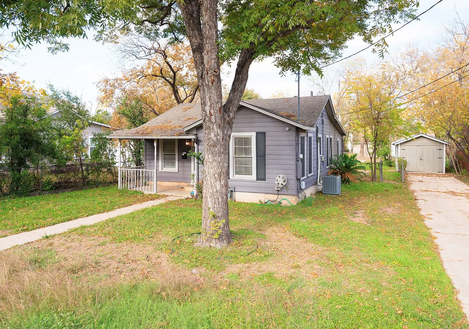 Cute two Bedroom Home in The Heart of Austin — Photo 1
